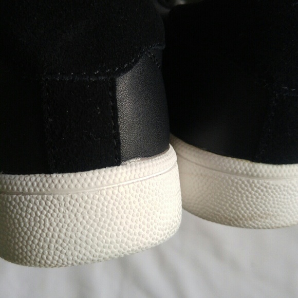 Shoes - Picture 5 of 8